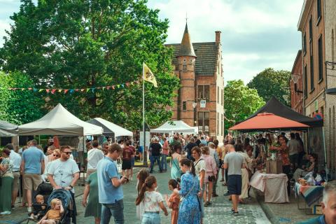 Avondmarkt op het plein op 11 juli in Maarkedal! © Gemeentebestuur Maarkedal