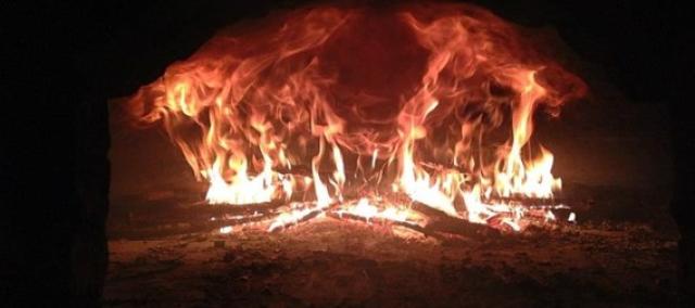 de oven warm gestookt © stonesandstories