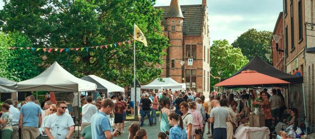 Avondmarkt op het plein op 11 juli in Maarkedal! © Gemeentebestuur Maarkedal